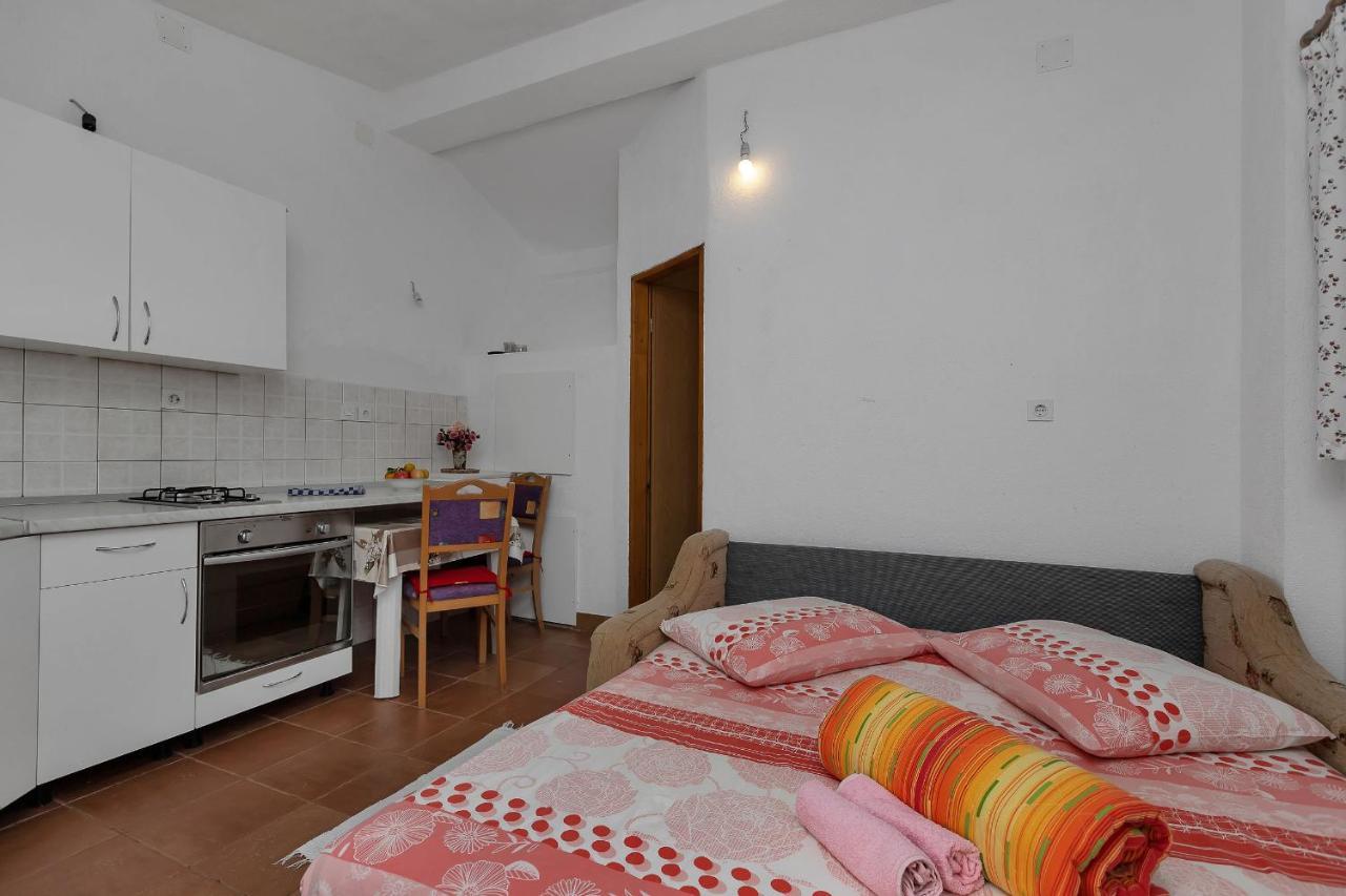 Apartments Milivoj Bogomolje Exterior foto